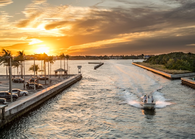 Retire In Florida On A Budget: Secret Cities Irving Retirees Will Love