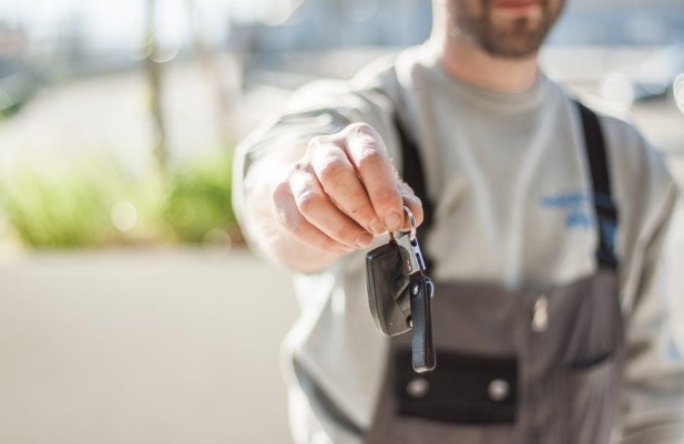 How to Choose the Right Emergency Locksmith Service for Your Needs