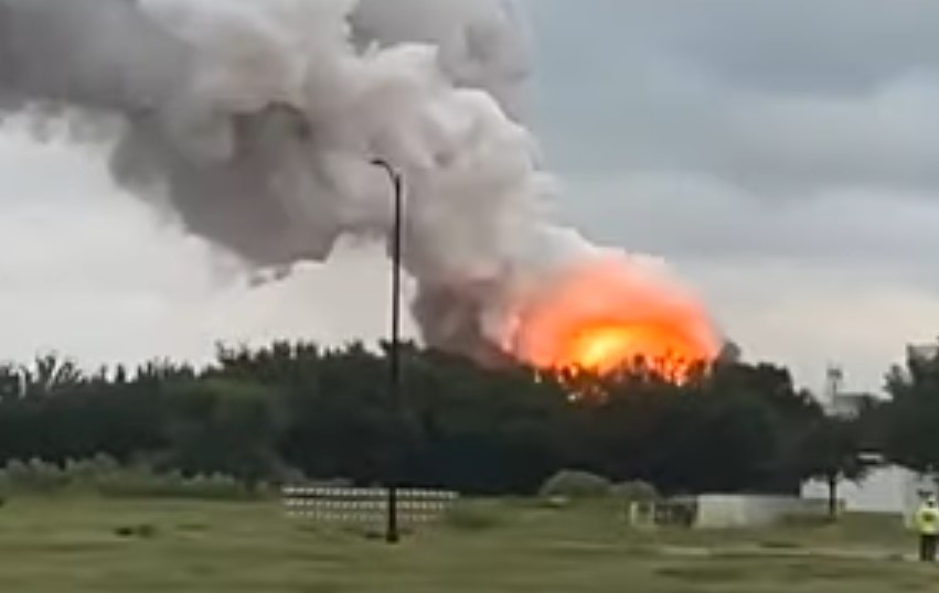Frisco Firefighters Battle Large Chemical Blaze at Texas Pool Supply, Ten Injured