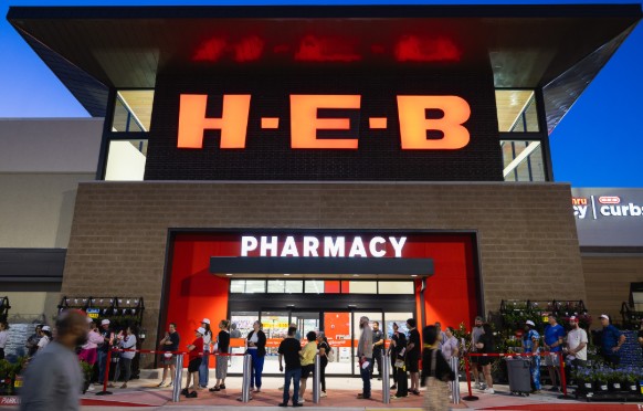 H-E-B's Long-Awaited Dallas County Arrival Begins in Irving, Store Now Open