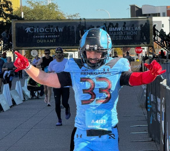 Arlington Renegades Representative From Irving Sets World Record at BMW Dallas Marathon