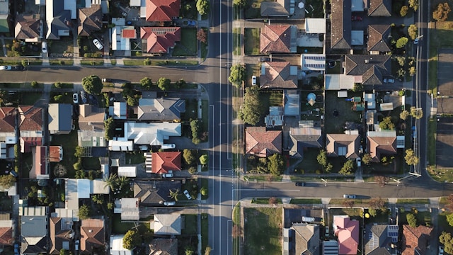 How to Use Tech to Sell Your House