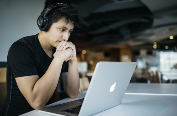 How to Use Podcasts in Enhancing Learning Outside the Classroom