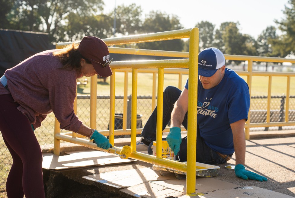 Irving and Dallas Volunteers Help Beautify Trinity View Park in East Irving, Collect 84 Pounds of Trash and Recyclables