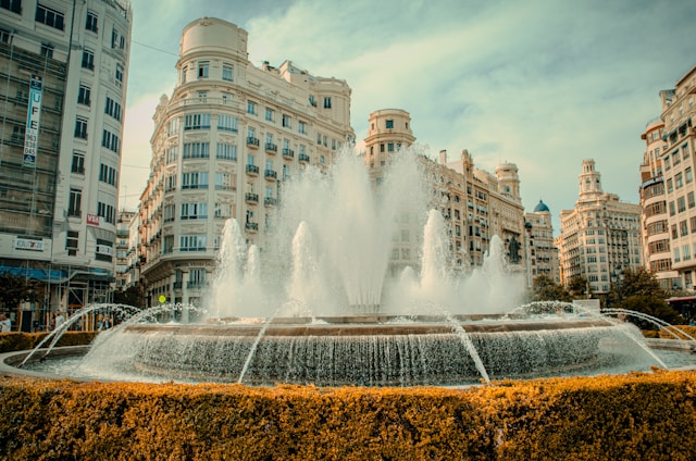 Mediterranean Colour and Northern Calm: Europe's Dual Identity in Architecture and Art