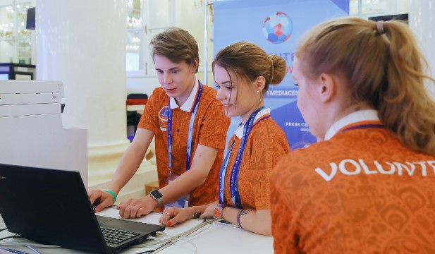 Why Does Volunteer Experience Matter in Medical School Admissions Evaluations?